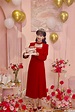 組圖：趙雅芝曬照慶祝70歲生日 穿紅色長裙戴皇冠狀態驚豔 - 新浪香港