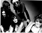 Hole. 1989. Courtney Love (with dark hair), Eric Erlandson, Mike ...