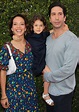 David Schwimmer cuddles daughter Cleo on red carpet - pictures ...