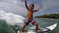 Surfer Dude Aged 5 Loves Big Waves - YouTube