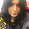 Kylie Jenner Posts No-Makeup Selfie: Does Her Perfect Pout Hold Up ...