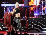 Gwen Stefani Is a Fitness Inspiration to Moms Everywhere | FamilyMinded