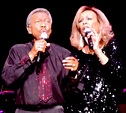 Marilyn McCoo and Billy Davis Jr. give a solid gold performance in ...