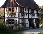 bavarian cottage - Google Search in 2020 | German houses, Cottage ...