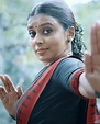 Singer Sithara Krishnakumar photos in sare | നര്‍ത്തകിയായി തിളങ്ങി ...