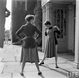 14 Vintage Photographs That Show Glamour College Fashions of the 1950s ...