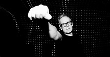 Andrew John Fletcher dnes slaví 58. narozeniny! | Depeche Mode Czechia