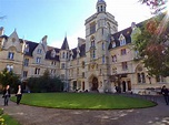 Enjoy your time with beautiful places: Balliol College in Oxford