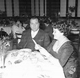 Enzo Merolle seduto ad un tavolo con la moglie durante una cena dei ...