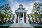 Entenda mais sobre a Johns Hopkins University - Daqui pra Fora