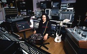 Steve Vai / Gash is an album full of thrilling sounds and honesty