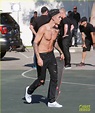 Justin Bieber Shows Off His Shirtless Body While Skateboarding: Photo ...