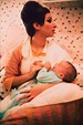 Lovely Pics of Barbra Streisand at Home With Her Son Jason in 1967 ...