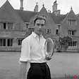 El Príncipe Guillermo de Gloucester en los jardines de su casa de ...