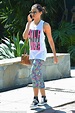 Jenna Dewan-Tatum looks stylish in graphic print leggings for solo trip ...
