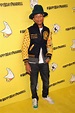 El arriesgado estilismo de Pharrell Williams, el cantante de moda ...