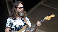 Chris Robinson With Guitar Is Wearing White Black T-Shirt HD The Black Crowes Wallpapers | HD ...