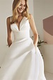 Brautkleid aus Satin | V neck wedding dress, Wedding dresses, Wedding ...