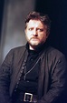 Simon Russell Beale played Hamlet at the Lyttelton theatre in London in 2000. | Shakespeare ...