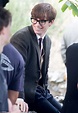 Eddie Redmayne wears thick-rimmed spectacles as he films first scenes ...