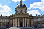 Fassade Des Französischen Instituts, Der Französischer Akademie ...