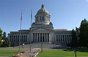 The Top 8 Most Beautiful State Capitol Lawns