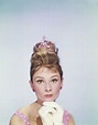 El icónico vestido rosa de Audrey Hepburn en 'Desayuno con diamantes ...