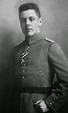 Gotha d'hier et d'aujourd'hui 2: Prince héréditaire Heinrich XLV Reuss j.L. 1895-disparu en 1945.