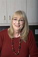Christmas Cake Murder by Joanne Fluke Book Review Author Bio Joanne ...