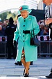 Elizabeth Ii Fashion / Photos Of Queen Elizabeth S Style How The ...