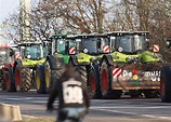 Bauernproteste: Seit 15 Minuten rollen mehrere 100 Traktoren nach Köln ...