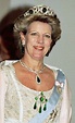 Reina Ana Maria de Grecia | Royal jewelry, Greek royal family, Greek ...