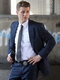 How to Dress Like Your Favorite Fall TV Characters | Jim gordon gotham ...
