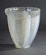 André Hunebelle ( 1896-1958) - Vase modèle Corolle en verre opalescent ...