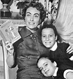 * JoanCrawford and daughters Cathy and Cindy Hollywood Cinema, Classic ...