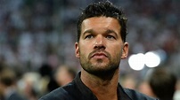 Michael Ballack no hizo caso a bailarinas por la Champions