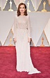 Isabelle Huppert at the Oscars 2017 red carpet - Photos at Movie'n'co