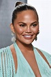 Chrissy Teigen Net Worth 2020 / Chrissy Teigen Biography, Baby, Husband ...