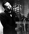 Jazz musician Lester Young poses performs circa 1945. News Photo ...