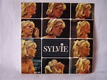 IL Y A DEUX FILLES EN MOI - 1966: SYLVIE VARTAN: Amazon.fr: CD et Vinyles}