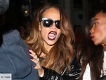 PHOTOS Rihanna agressée en boîte de nuit à cause de Chris Brown - Voici