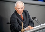 Wolfgang Schäuble will erneut für Bundestag kandidieren - Seit 1972 im ...