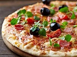 Pizza au jambon et fromage : Recette de Pizza au jambon et fromage