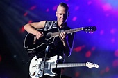 No Doubt Guitarist Tom Dumont Living a 'Simple Kind of Life' in Long ...