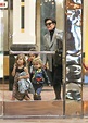 Vovó coruja! Kris Jenner leva os netos ao cinema em Los Angeles ...
