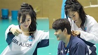 Girls' Generation's Tiffany offers volleyball player Kim Hee Jin her ...