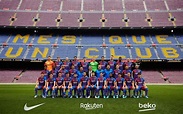 El primer equipo del FC Barcelona se hace la foto oficial