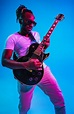 Músico De Jazz Afro-americano Novo Que Joga a Guitarra Imagem de Stock ...