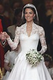 Wedding Gown Of Kate Middleton in 2020 (With images) | Celebrity bride ...
