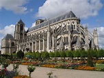 La Catedral de Saint-Étienne de Bourges, considerada como una de las ...